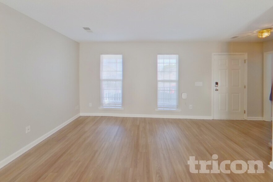 Building Photo - 163 Brooksong Dr