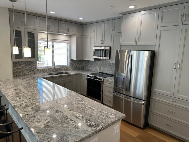 Building Photo - 8880 E Paraiso Dr