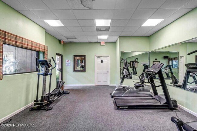 Building Photo - 3906 Mission Dr