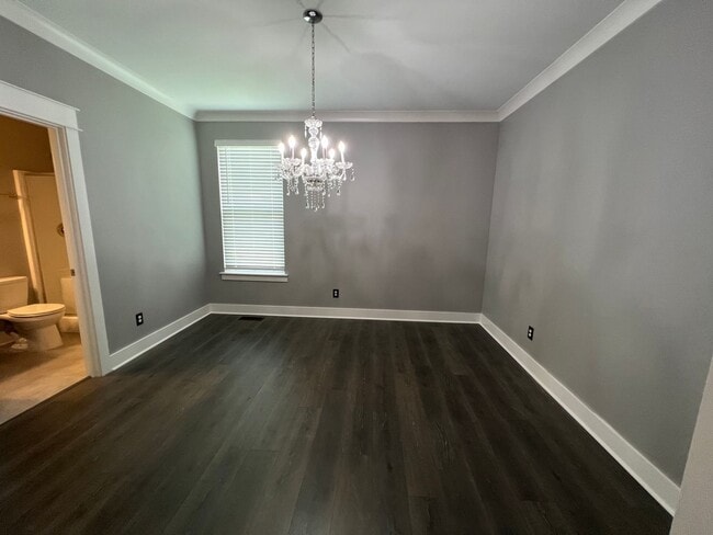 Building Photo - 4 Bedroom Home w/ Office and 3 Car Garage