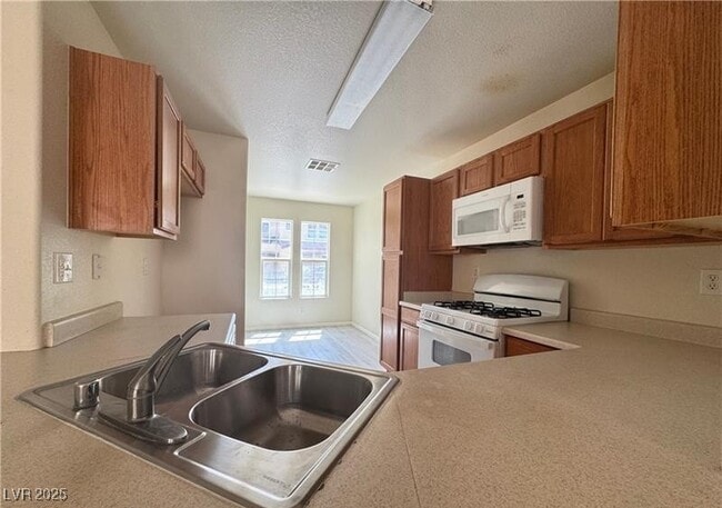 Building Photo - 7469 Margollini St