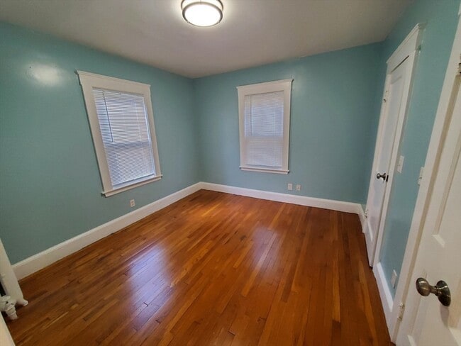 Building Photo - 32 Glenrose Rd