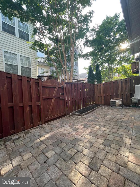 Building Photo - 11451 Fogarty Ct