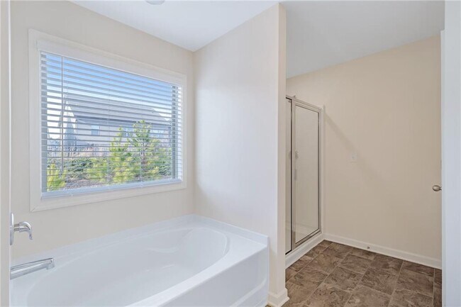 Building Photo - 153 Wayside Terrace