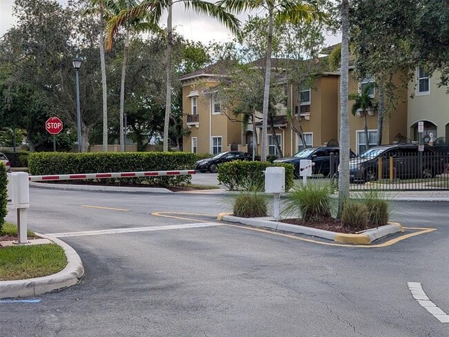 Building Photo - 2851 Prospect Rd