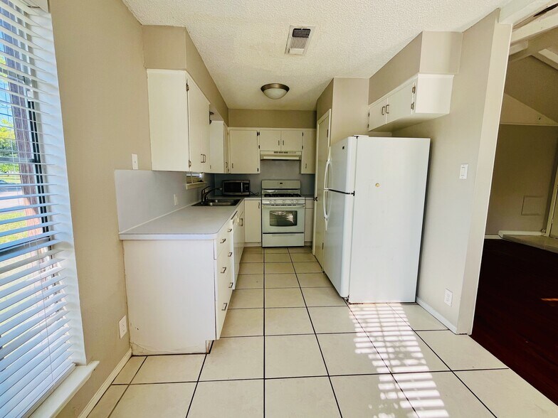 Unit AKitchen - 8007 Brockman St