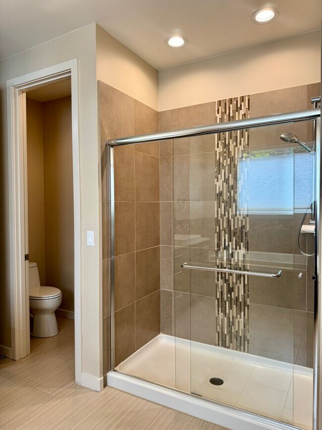 Building Photo - Stunning Bainbridge Island 4 bedroom home....available now!