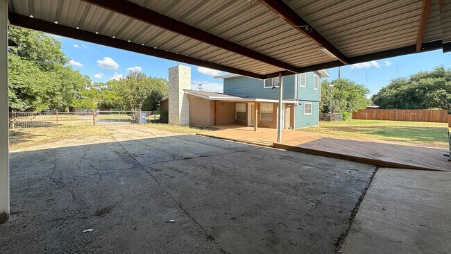 Building Photo - China Grove 4 bedroom, 3 bathroom