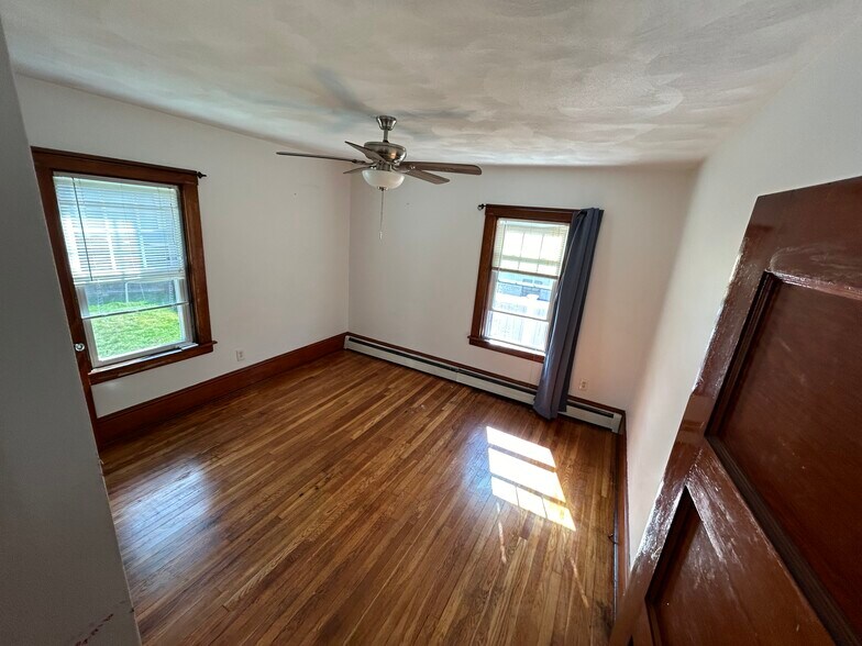 Building Photo - 221 Market St