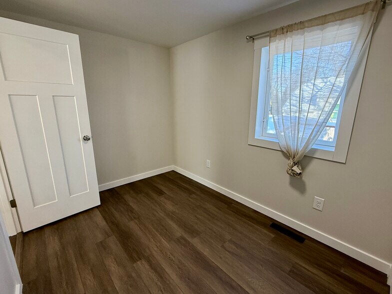 Building Photo - 427 Jefferson St