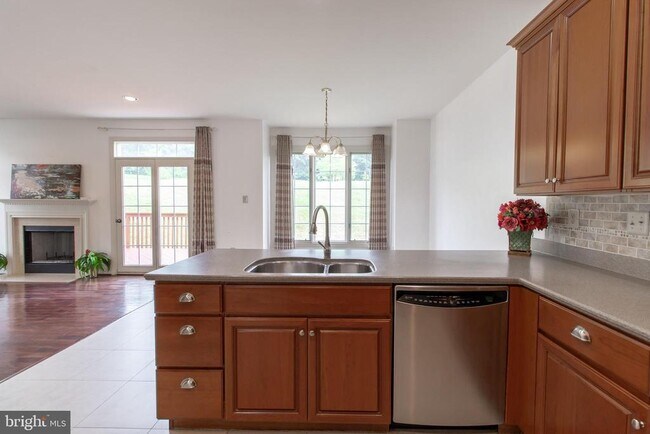 Building Photo - 17 Landon Way