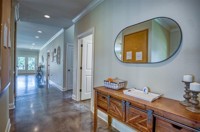 Building Photo - 1035 Timber Elm