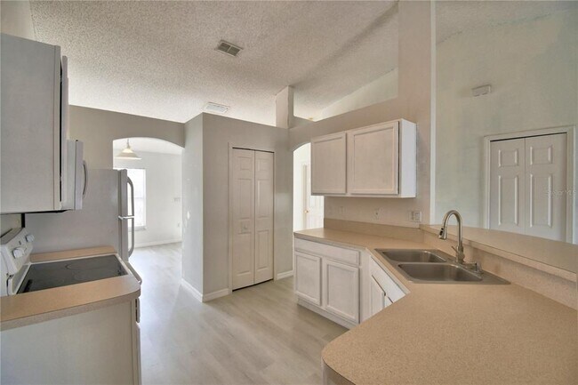 Building Photo - 116 Briarcliff Dr