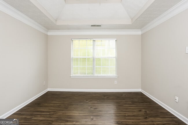 Building Photo - 680 Escalade Dr