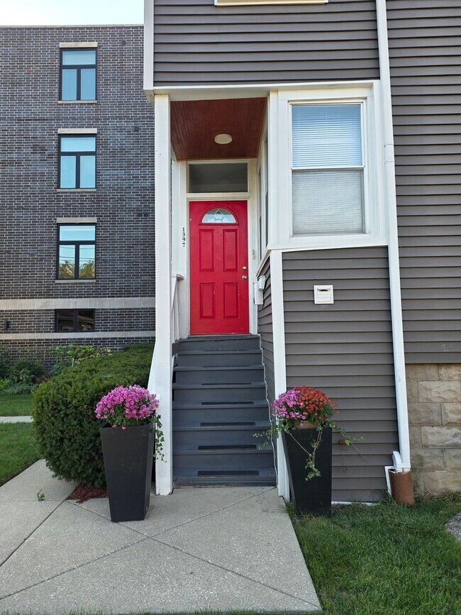 Building Photo - 1397 Brown St