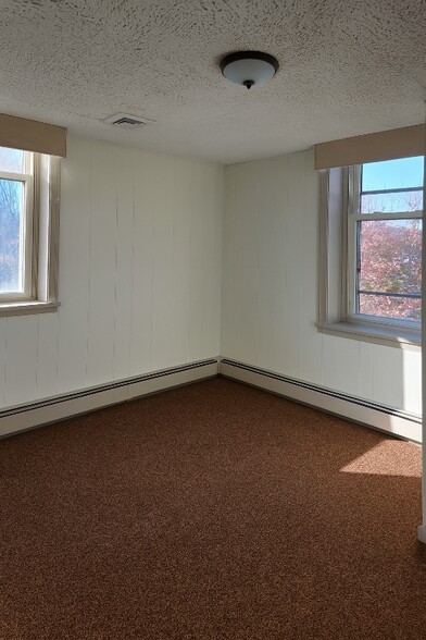 Building Photo - 2827 Horseshoe Pike