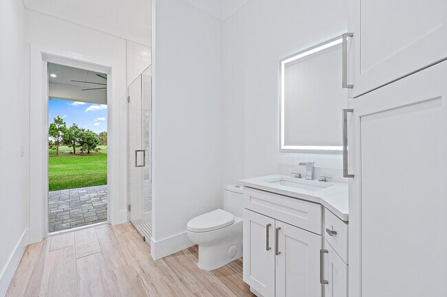 Building Photo - 18211 SE Old Trail Dr W