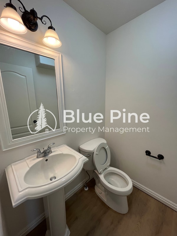 Building Photo - 5231 Clearfield Ln