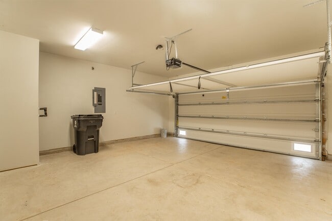 Building Photo - 149 Laurel Hill Pl