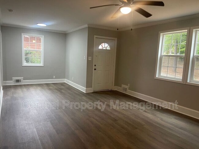 Building Photo - 522 Pennwood Dr