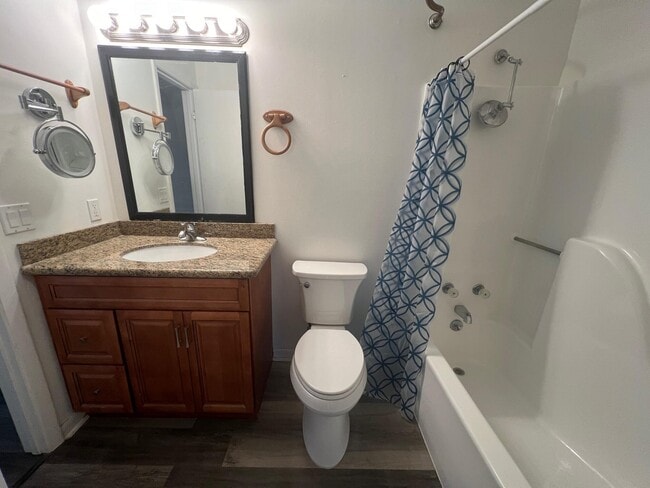 Building Photo - 115 Hughes St NE