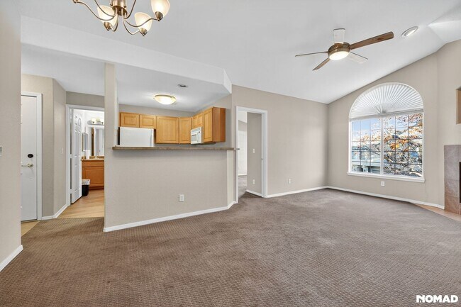 Building Photo - Well-maintained  2BR Condo in Englewood