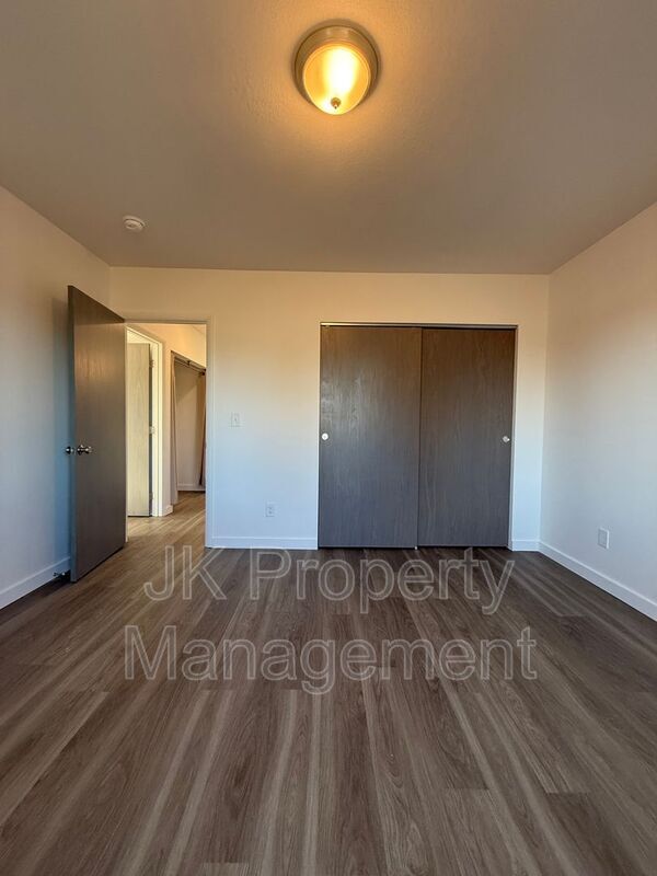 Building Photo - 3440 11th Ave S