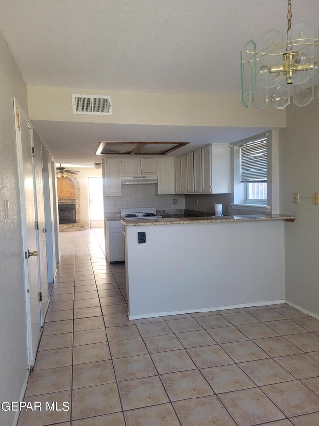 Building Photo - 3200 Mountain Ridge Dr