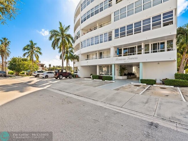 Building Photo - 401 SE 25th Ave