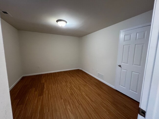 Building Photo - 3 BR/2 BA Home near Hwy 44