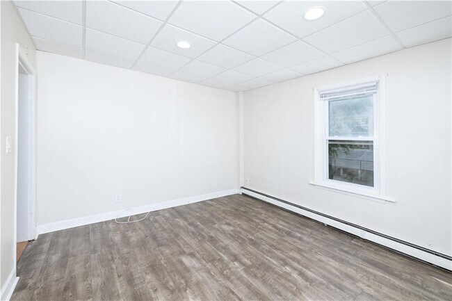 Building Photo - 156 Urban Ave