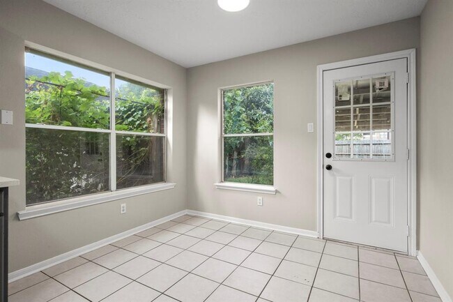 Building Photo - 6615 Broken Stone