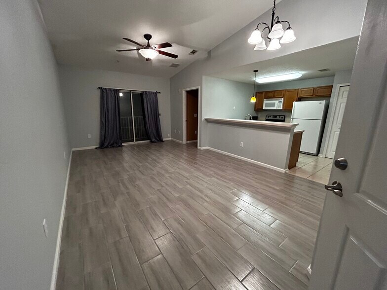 Primary Photo - 9690 Amarante Cir
