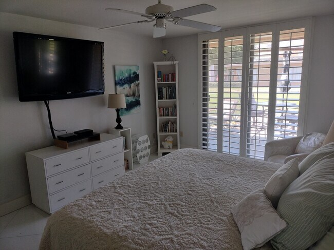 Building Photo - 72 Majorca Dr