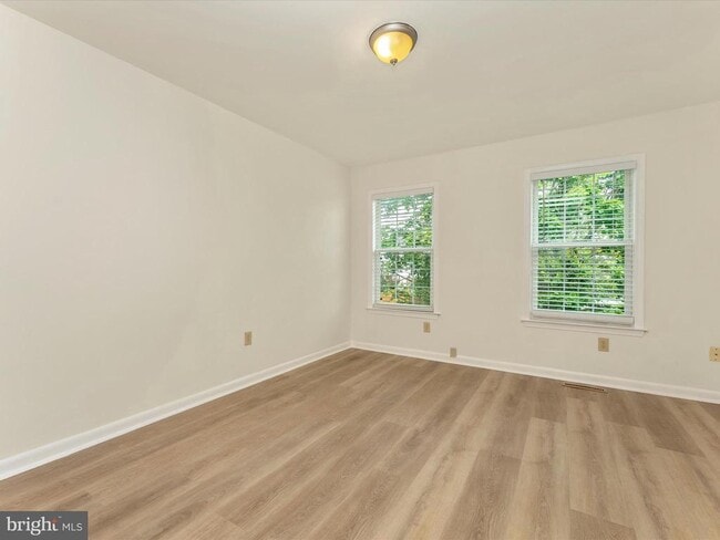 Building Photo - 5803 Oleander Pl