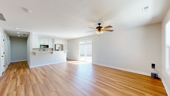 Building Photo - Andrew county duplex close to I-29