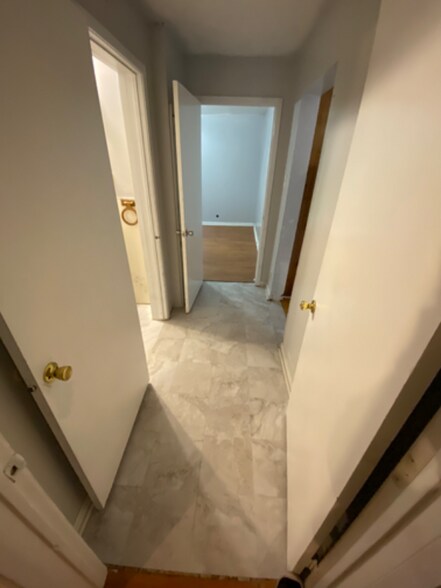 Building Photo - 810 W Day St