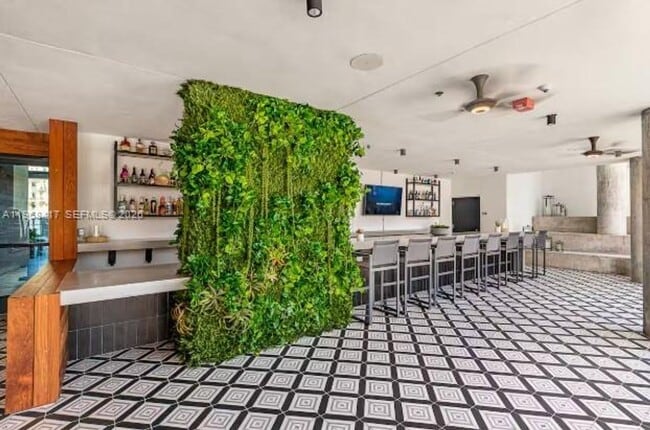 Building Photo - 398 NE 5th St