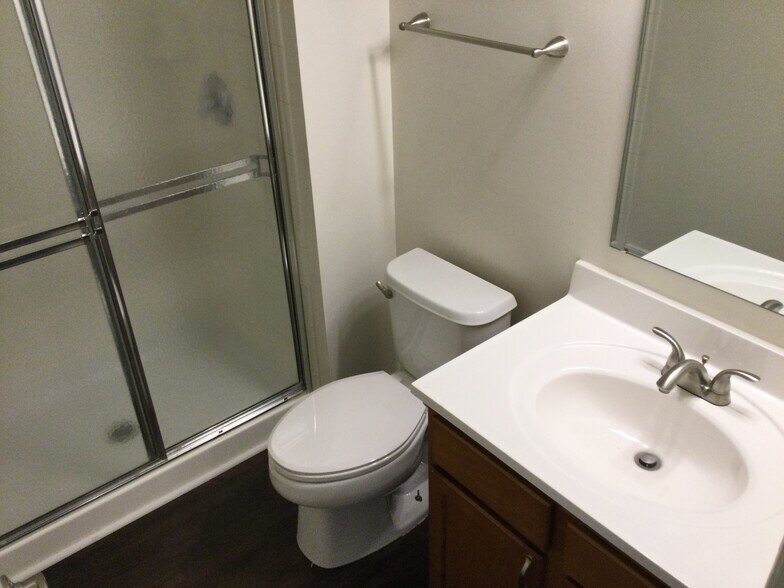 Building Photo - 2083 Shetland St