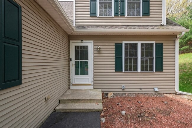 Building Photo - 27 Colburn St