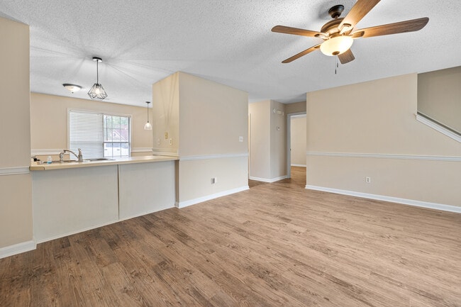 Building Photo - 6787 Chase Cove