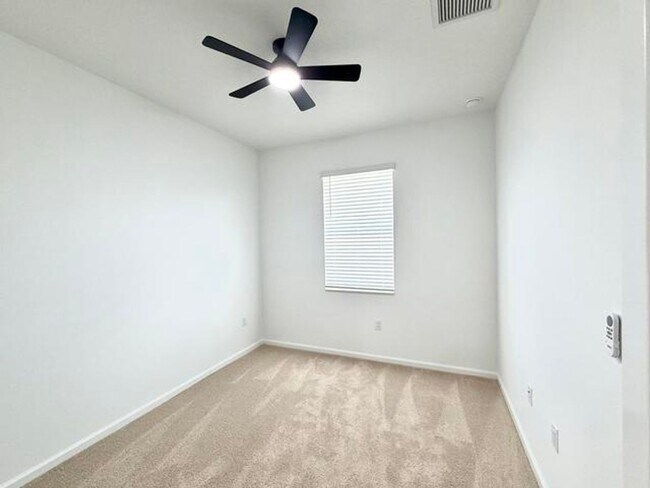 Building Photo - 4093 S Longwood Lk Sq