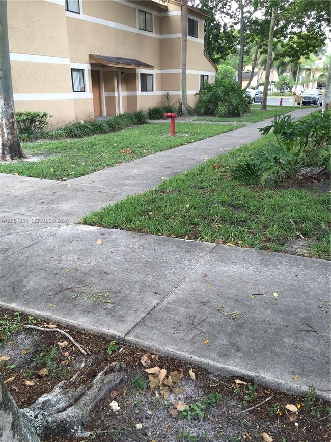 Building Photo - 9441 Palm Cir N
