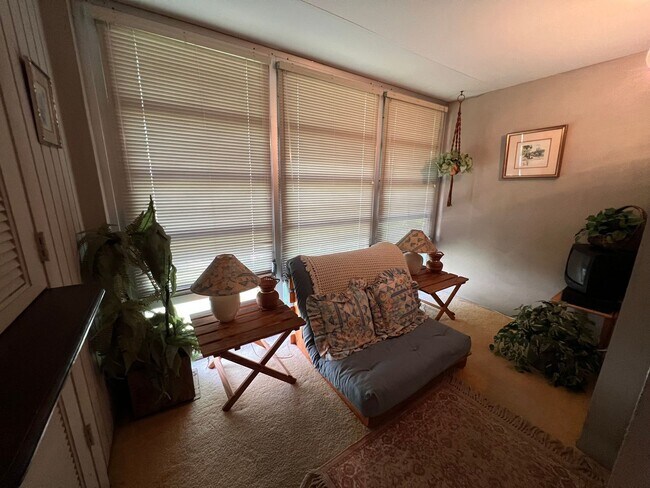Building Photo - 55+ community 1 BED 1 BATH in Vista St. Lu...