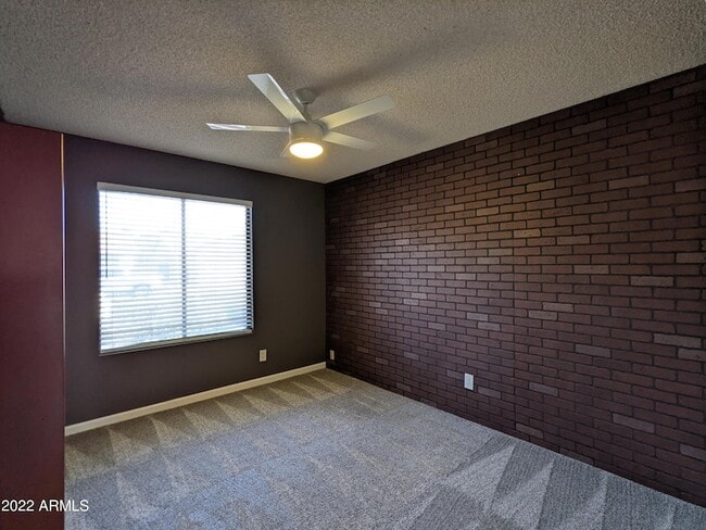 Building Photo - 10044 N 39th Ln