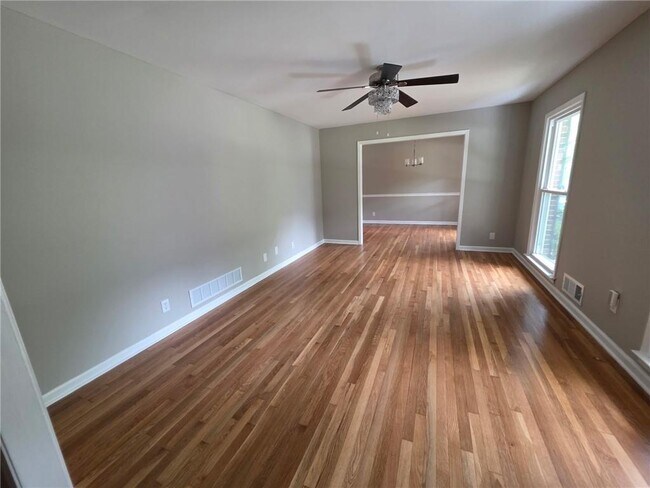 Building Photo - 4886 Candlewood Ln