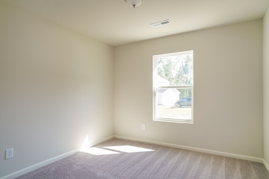 Building Photo - 694 Hadley Ct SE