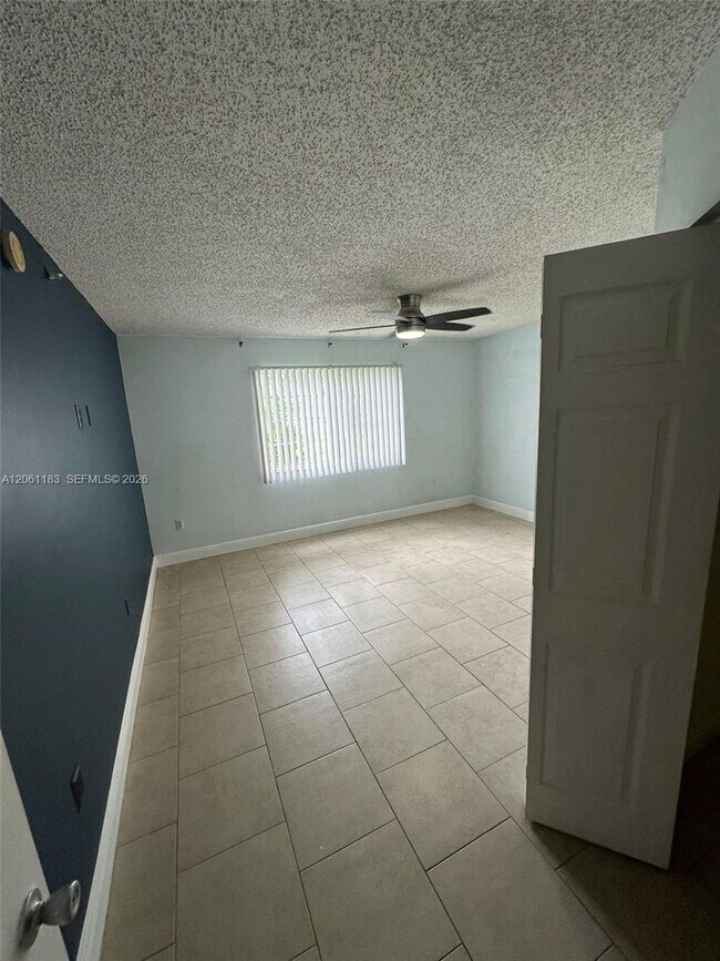 Building Photo - 5005 Wiles Rd