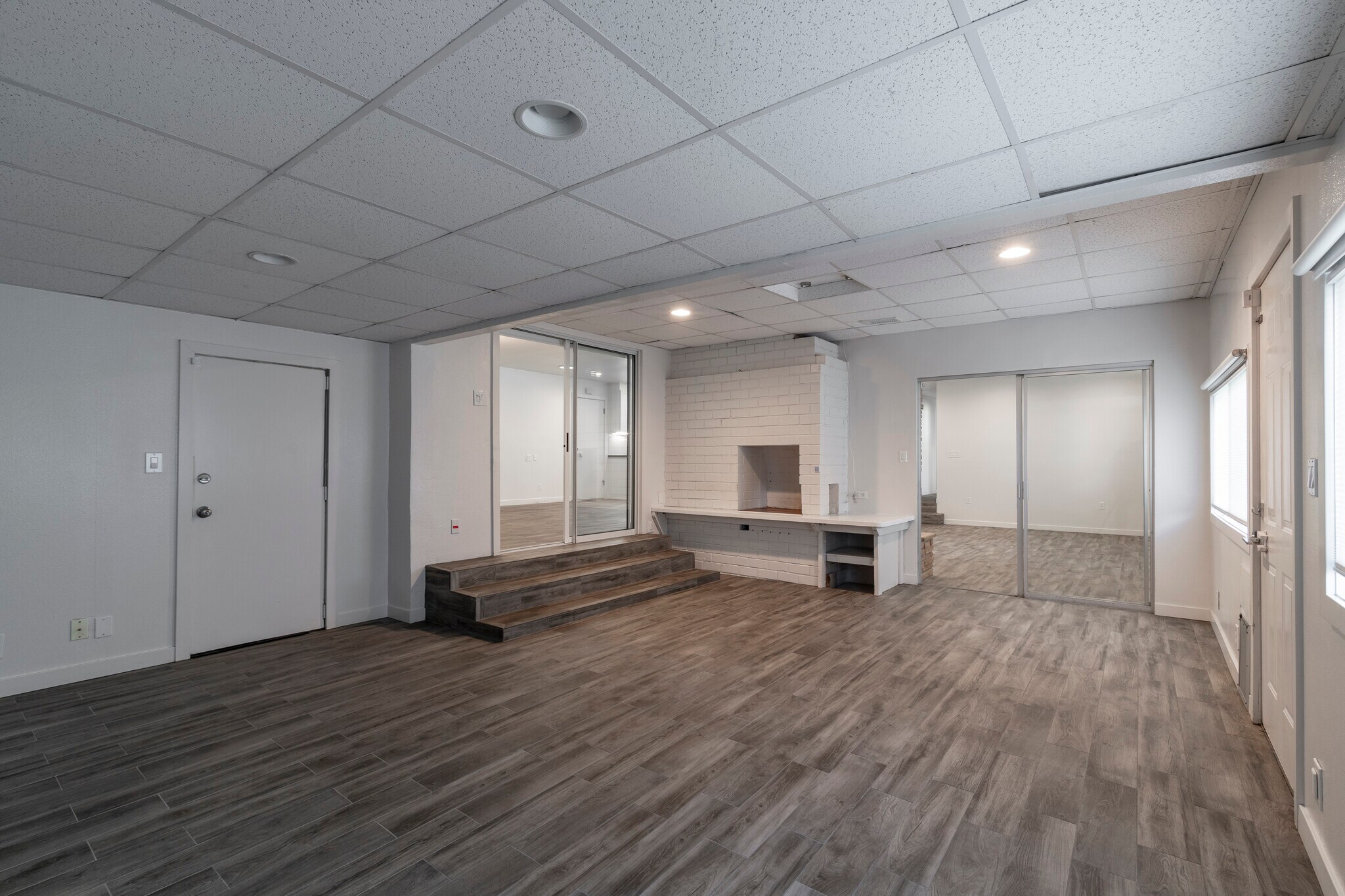 Building Photo - 129 E Loop Dr
