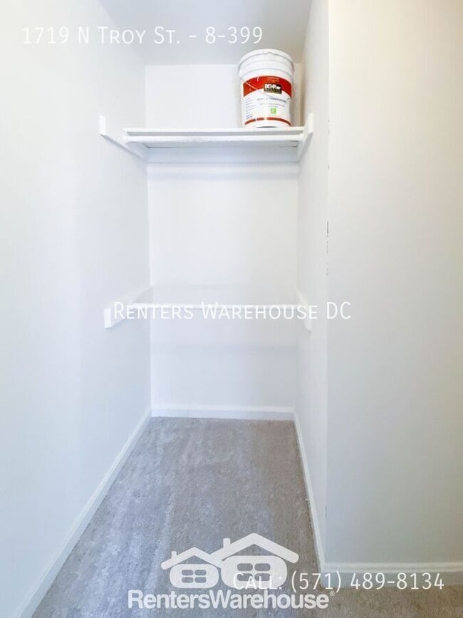 Building Photo - 1719 N Troy St